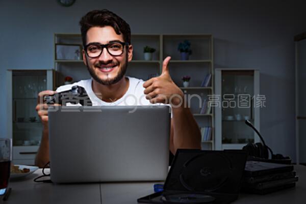 人民的巨掌 产品图片