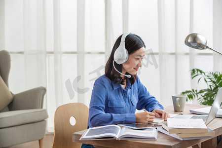 僵尸世界大战 相关产品