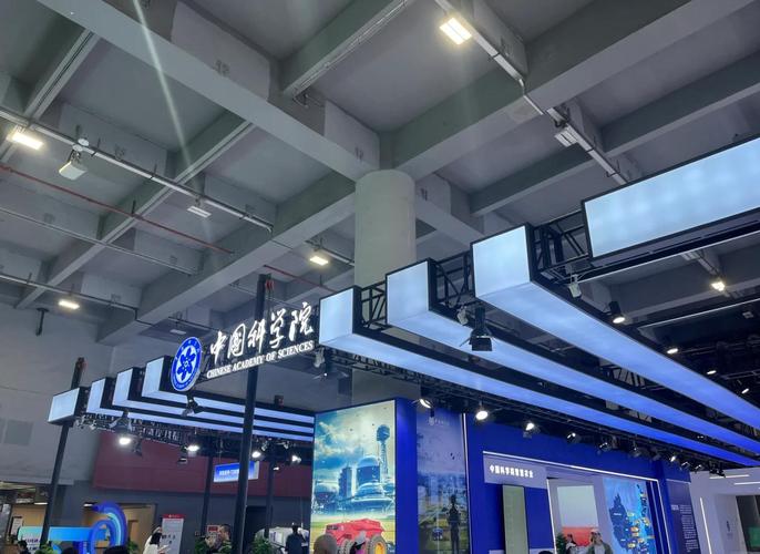 伟大的缺席 相关产品