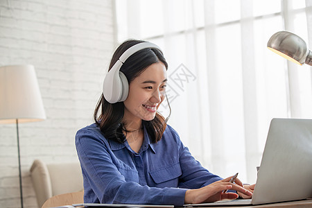 人妖阿发 痴人三部曲 1／3 相关产品