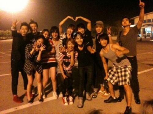 何方神圣 相关产品