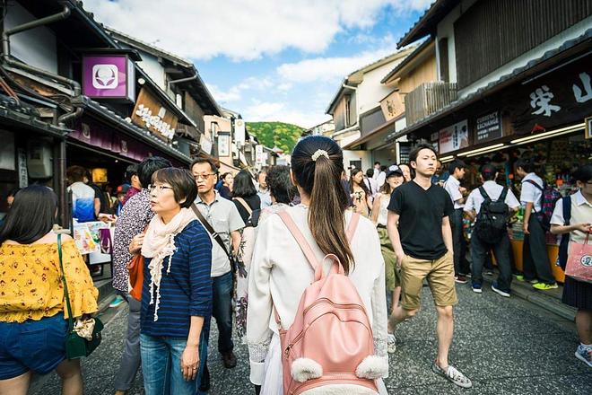 修女也疯狂 产品主图